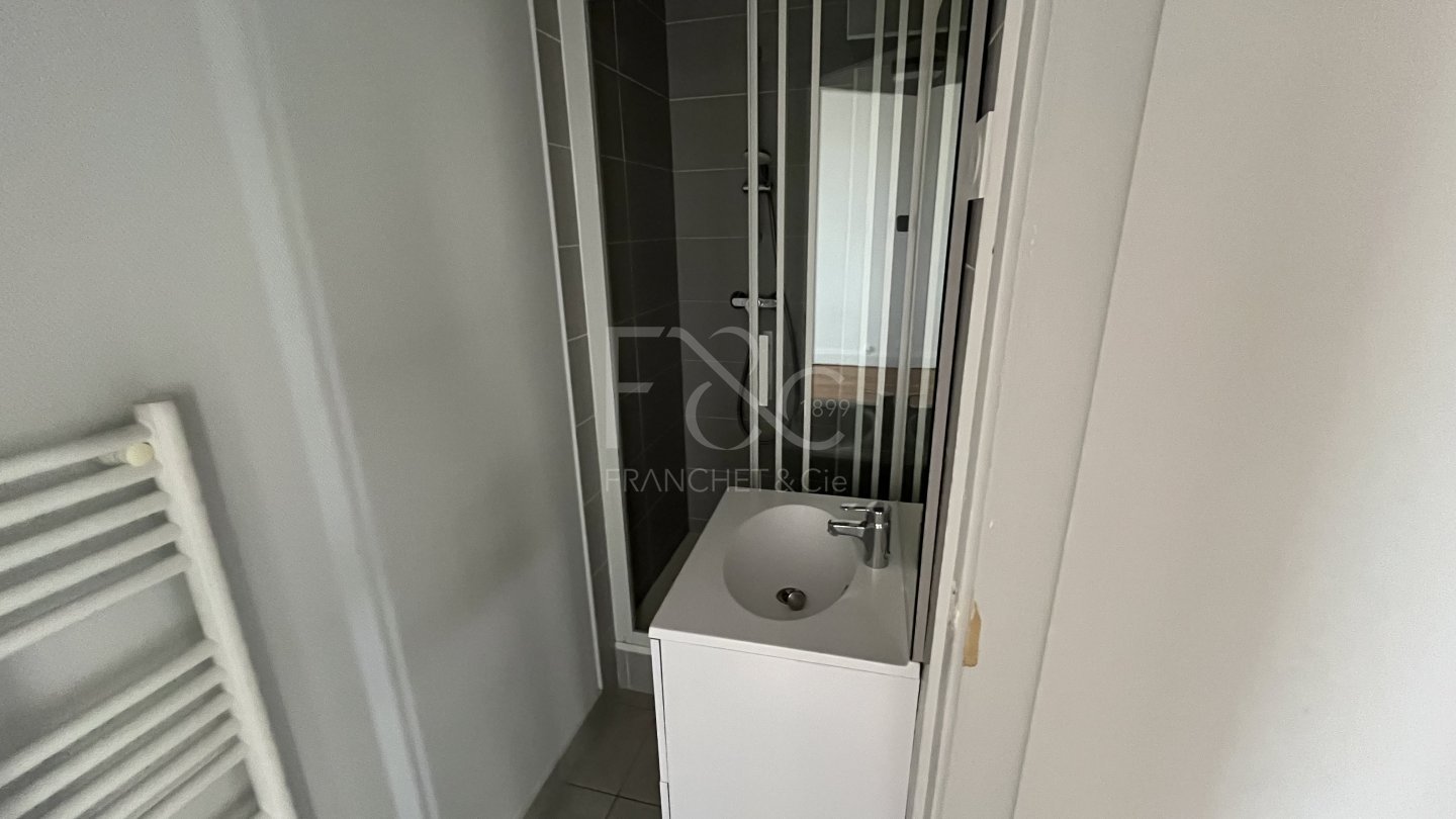 APPARTEMENT T3 A LOUER - LYON 3EME ARRONDISSEMENT Grange Blanche - 44.97 m2 - 750 &euro; charges comprises par mois