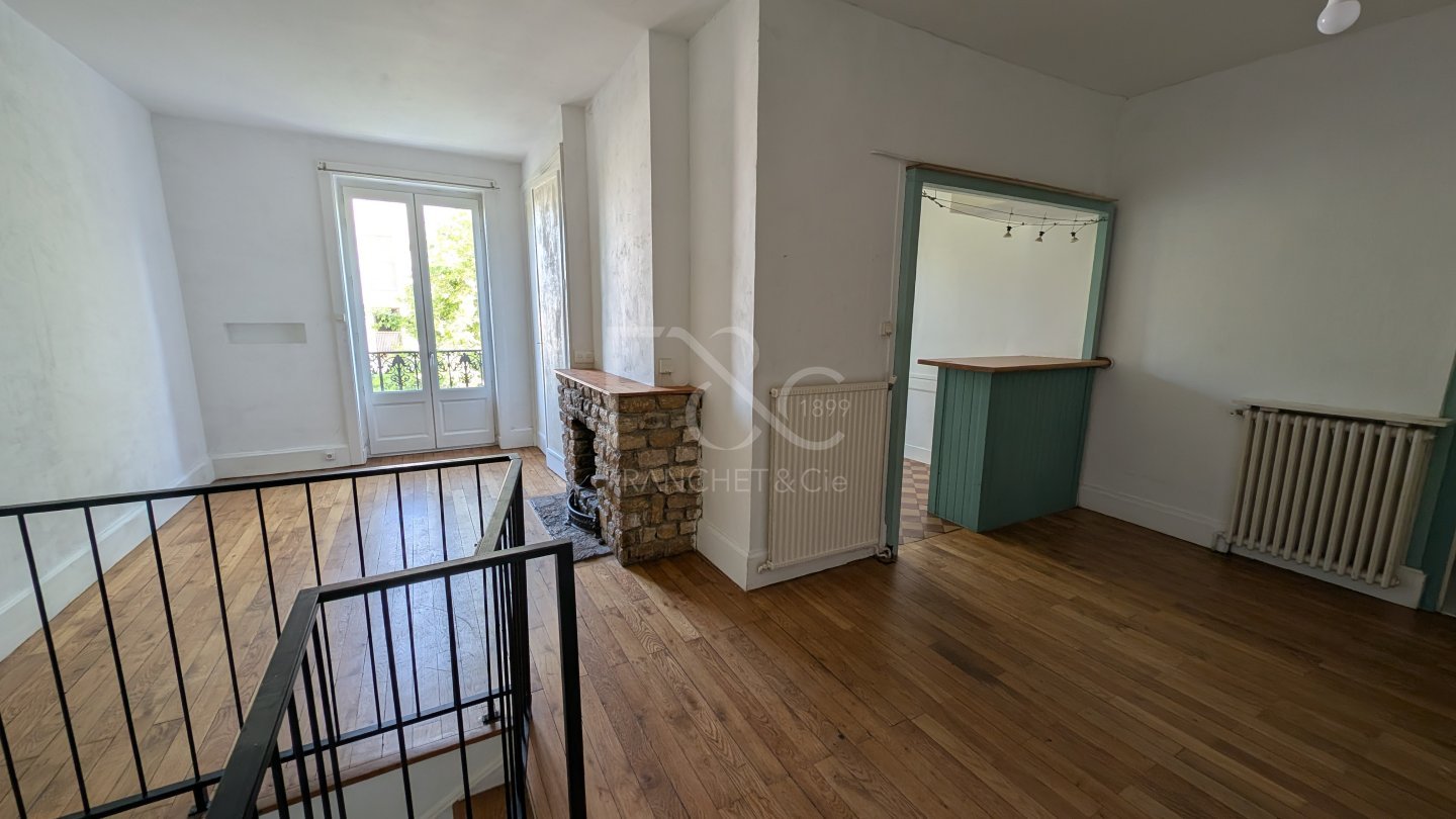 APPARTEMENT T3 A LOUER - LYON 3EME ARRONDISSEMENT - 85.18 m2 - 888€ charges comprises par mois