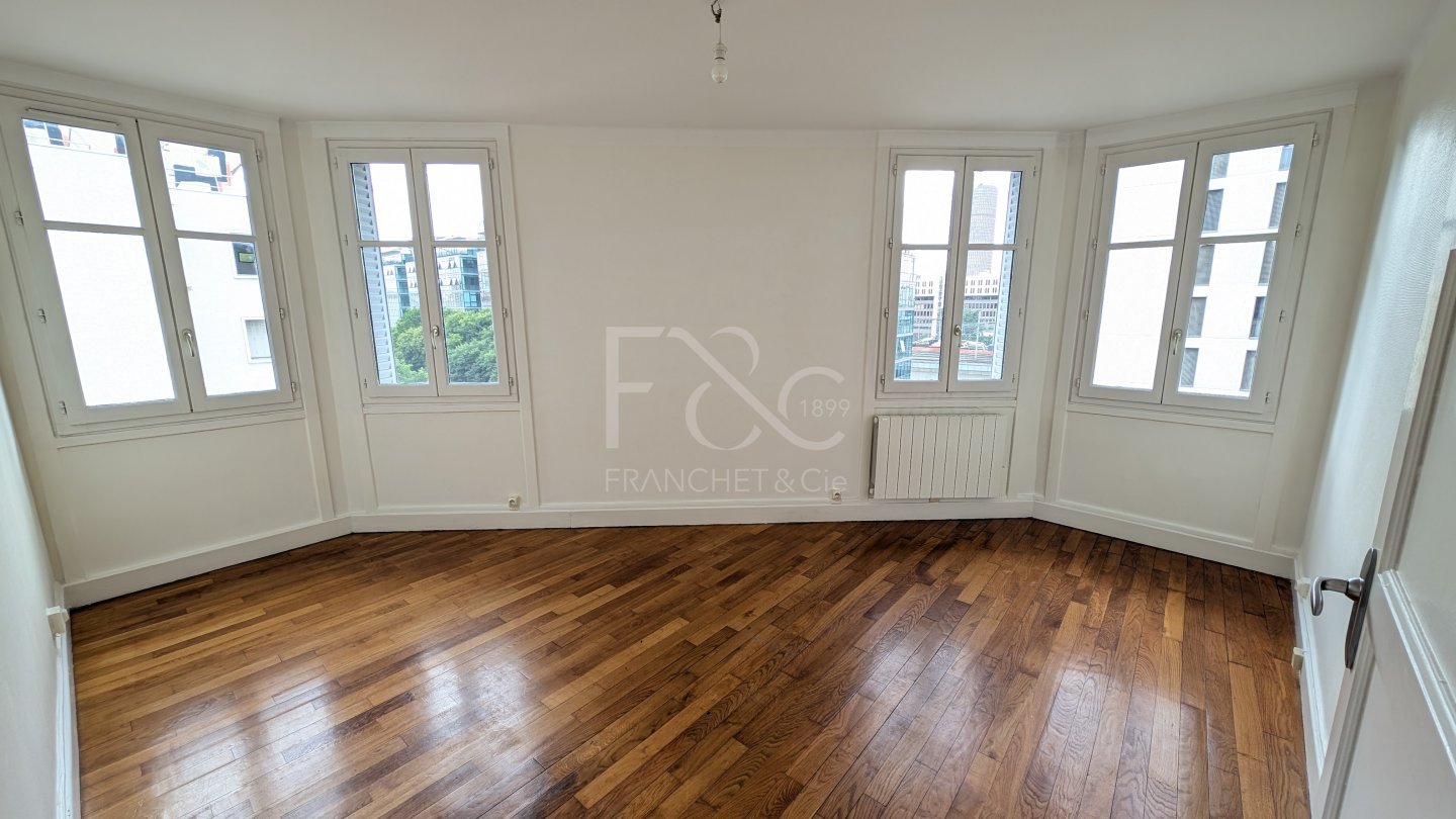 APPARTEMENT T3 A LOUER - LYON 3EME ARRONDISSEMENT Villette Gare - 56.78 m2 - 801€ charges comprises par mois