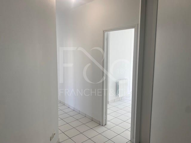 APPARTEMENT T3 A LOUER - LYON 3EME ARRONDISSEMENT - 75.02 m2 - 1182€ charges comprises par mois