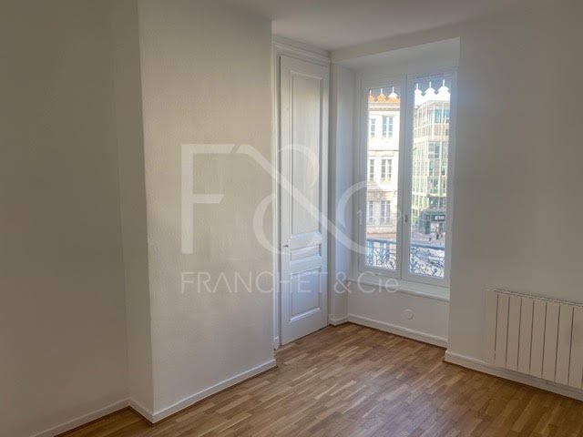 APPARTEMENT T3 A LOUER - LYON 3EME ARRONDISSEMENT - 75.02 m2 - 1182€ charges comprises par mois