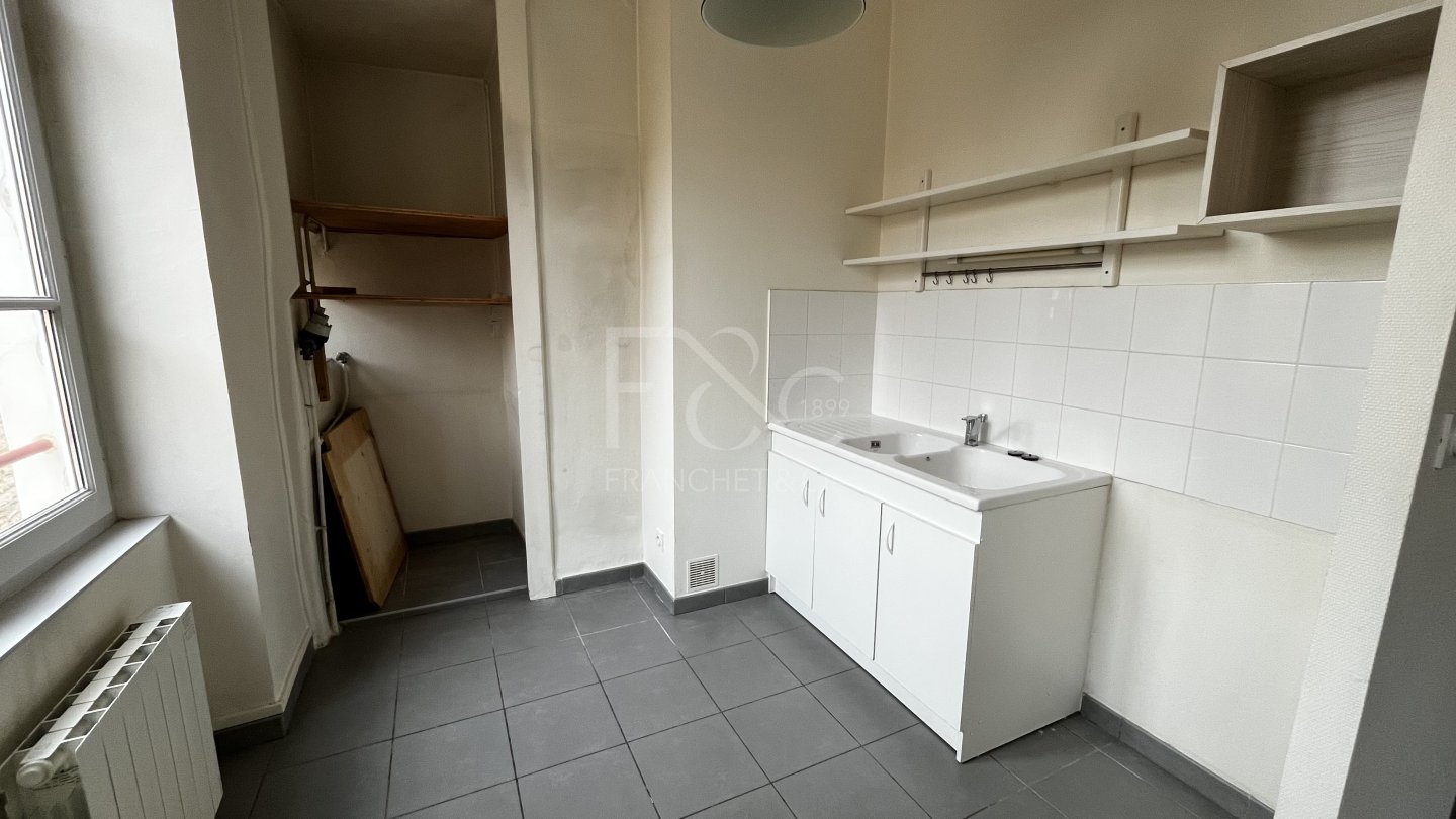 APPARTEMENT T3 A LOUER - LYON 3EME ARRONDISSEMENT - 88.77 m2 - 1�166�&euro; charges comprises par mois