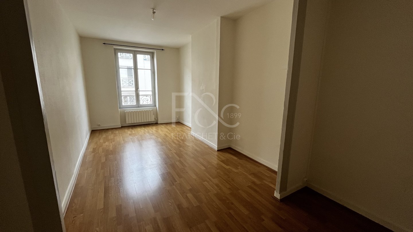 APPARTEMENT T3 A LOUER - LYON 3EME ARRONDISSEMENT - 88.77 m2 - 1�166�&euro; charges comprises par mois