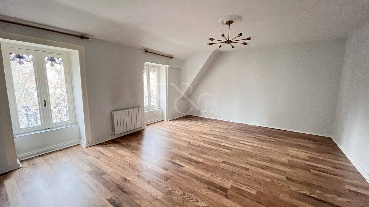 APPARTEMENT T3 A LOUER - LYON 3EME ARRONDISSEMENT - 88.02 m2 - 990�&euro; charges comprises par mois