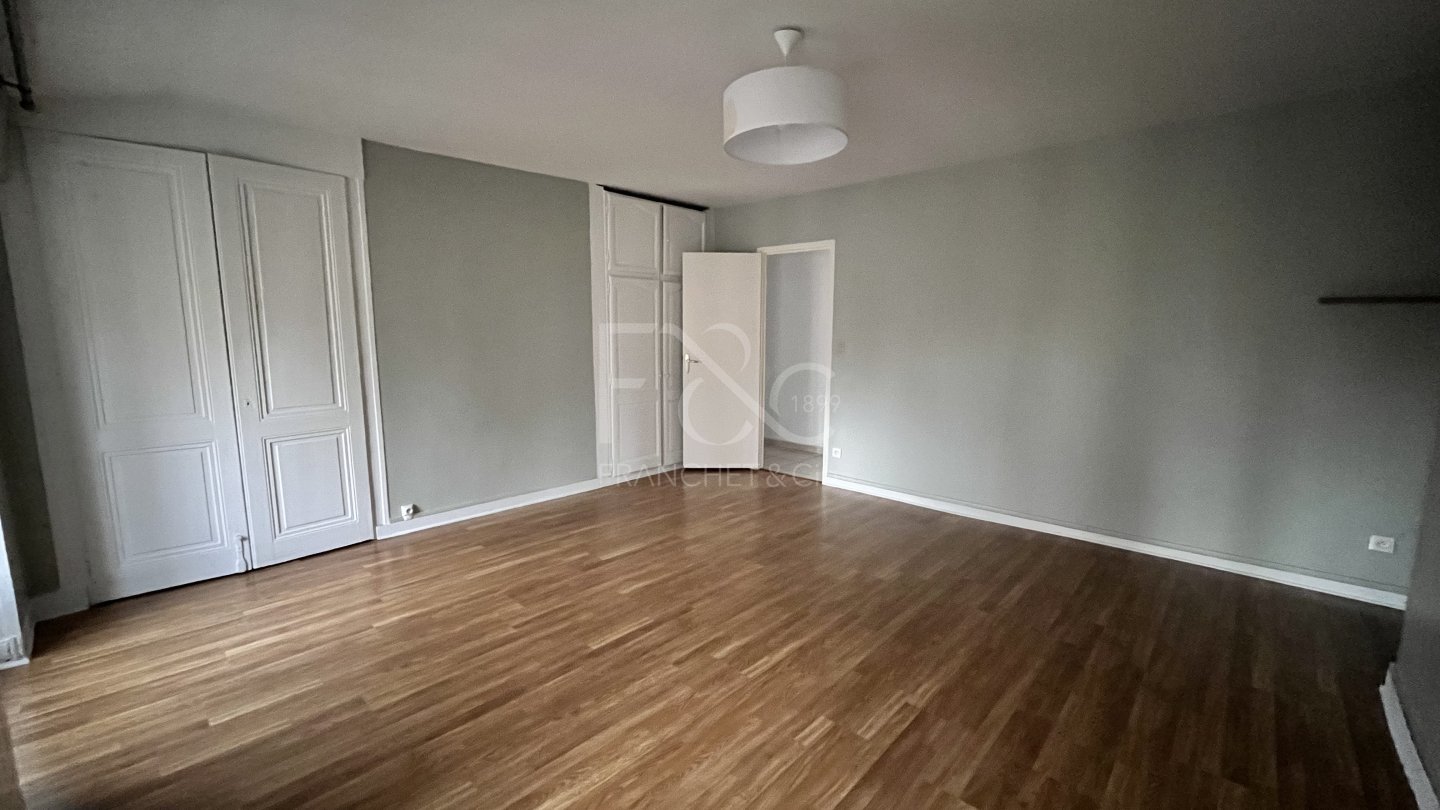 APPARTEMENT T3 A LOUER - LYON 3EME ARRONDISSEMENT - 88.02 m2 - 990�&euro; charges comprises par mois