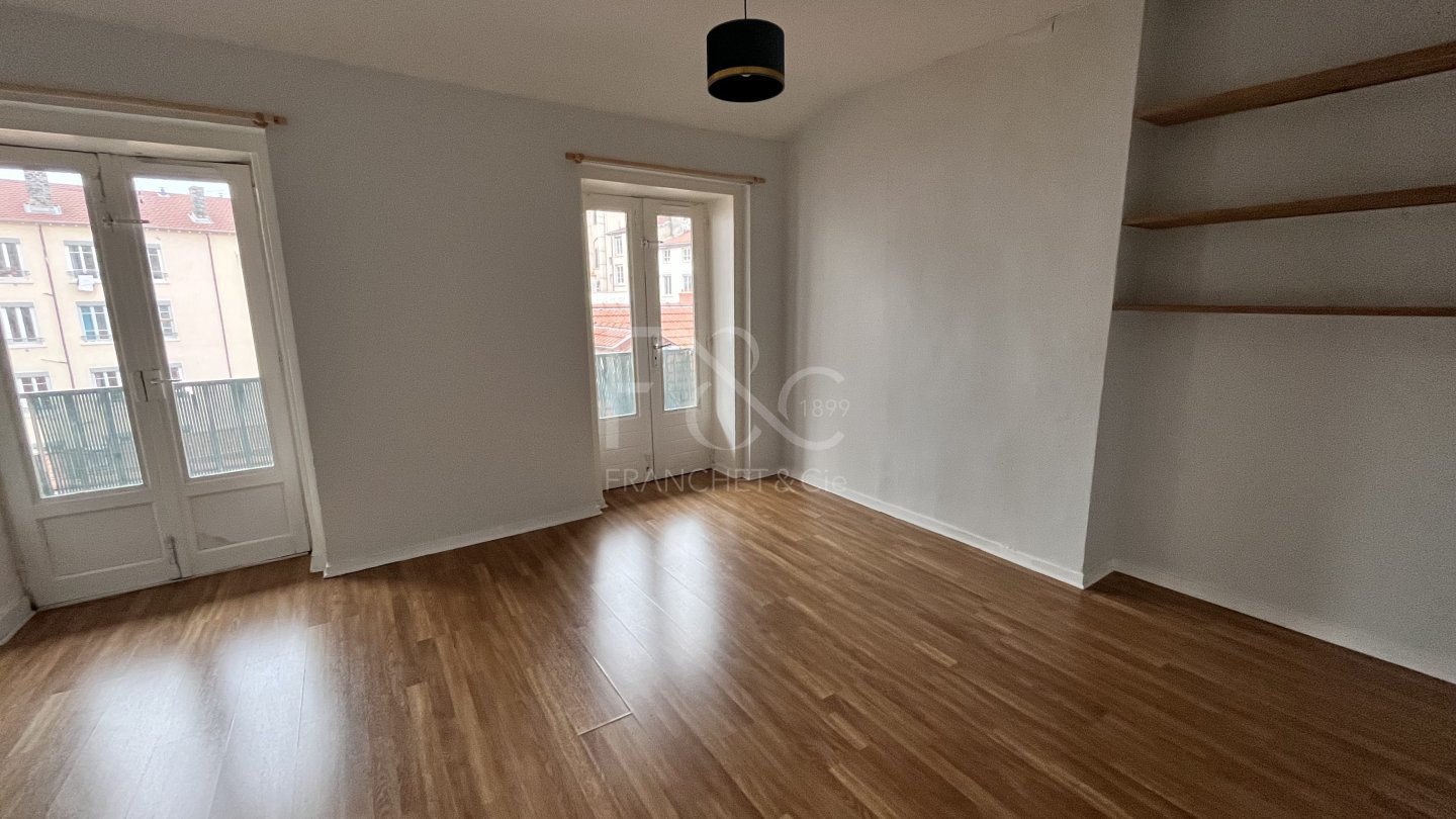 APPARTEMENT T3 A LOUER - LYON 3EME ARRONDISSEMENT - 88.02 m2 - 990�&euro; charges comprises par mois