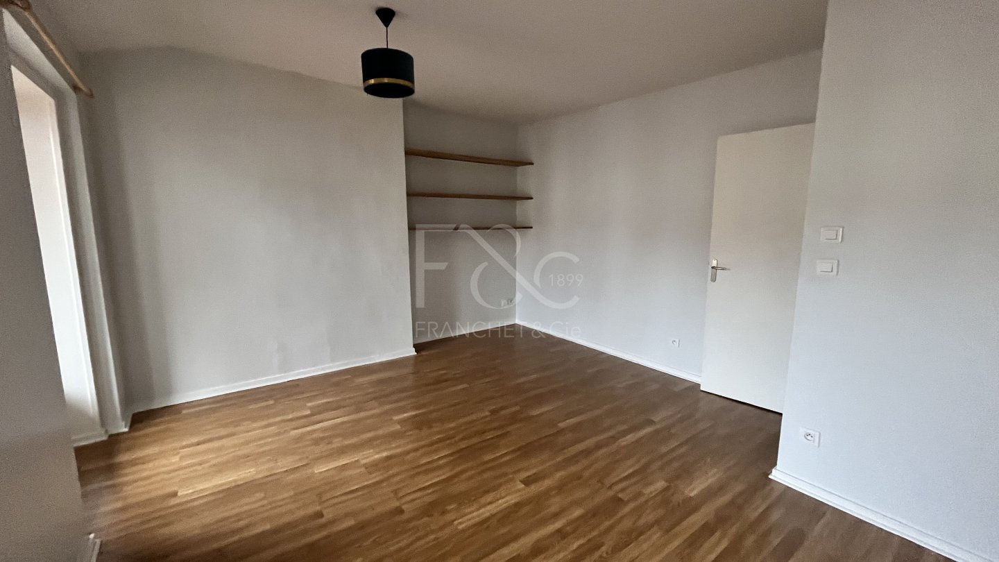 APPARTEMENT T3 A LOUER - LYON 3EME ARRONDISSEMENT - 88.02 m2 - 990�&euro; charges comprises par mois