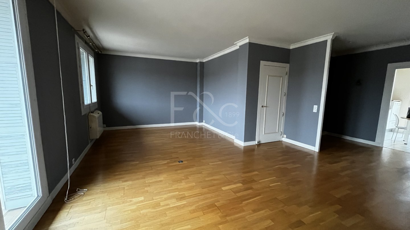 APPARTEMENT T3 A LOUER - LYON 3EME ARRONDISSEMENT - 84.27 m2 - 1�155�&euro; charges comprises par mois