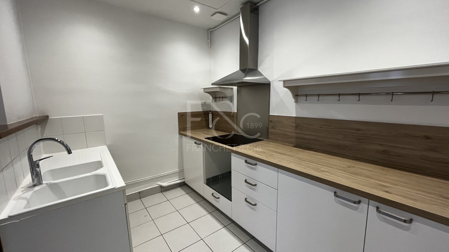 APPARTEMENT T3 A LOUER - LYON 3EME ARRONDISSEMENT - 62.16 m2 - 954�&euro; charges comprises par mois