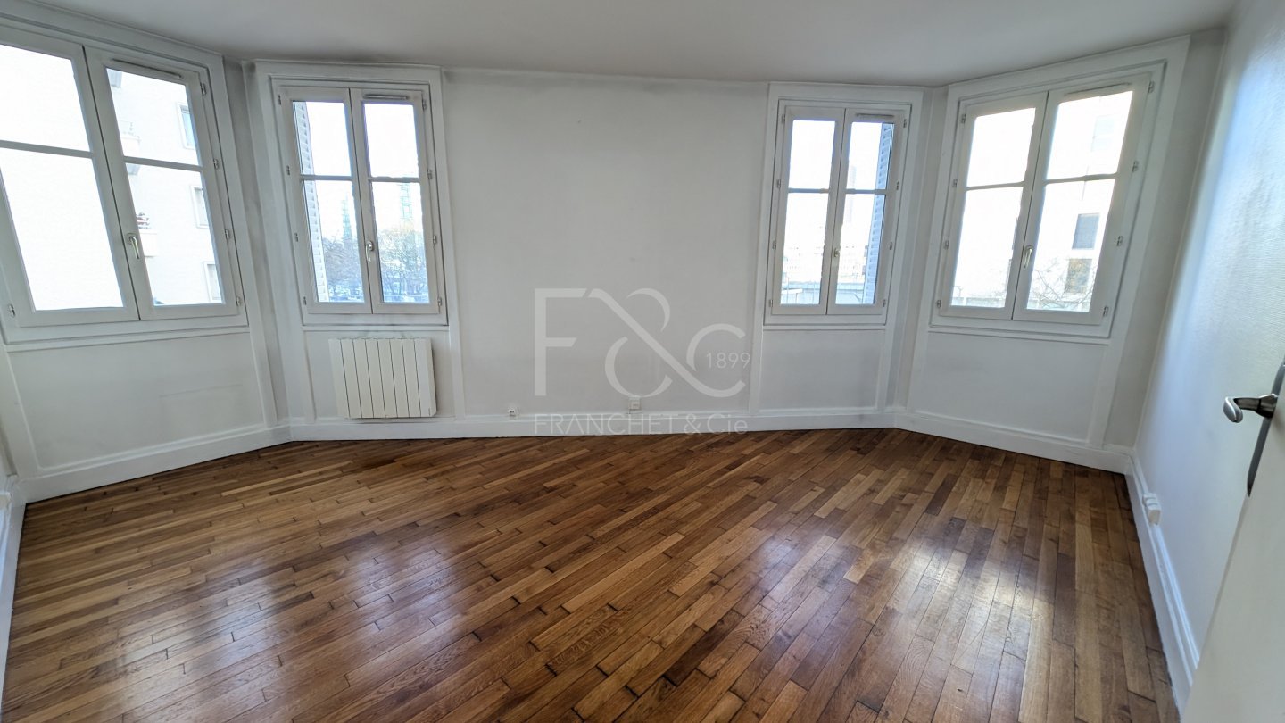 APPARTEMENT T3 A LOUER - LYON 3EME ARRONDISSEMENT Villette Gare - 57.75 m2 - 801�&euro; charges comprises par mois