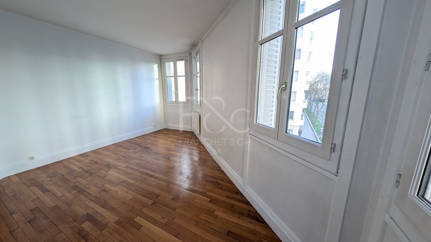 APPARTEMENT T3 A LOUER - LYON 3EME ARRONDISSEMENT Villette Gare - 57.75 m2 - 801�&euro; charges comprises par mois