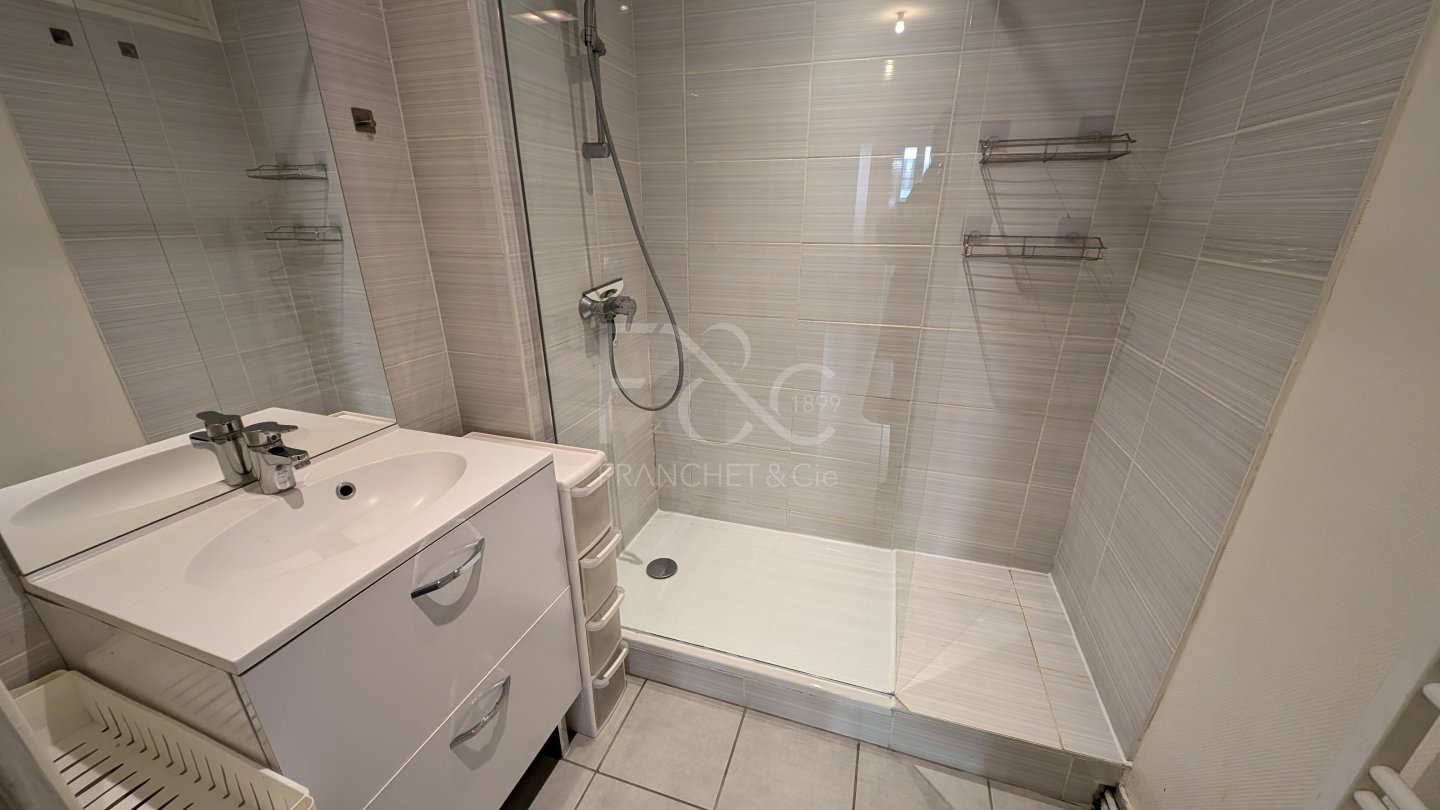 APPARTEMENT T3 A LOUER - LYON 3EME ARRONDISSEMENT Villette Gare - 57.75 m2 - 801�&euro; charges comprises par mois