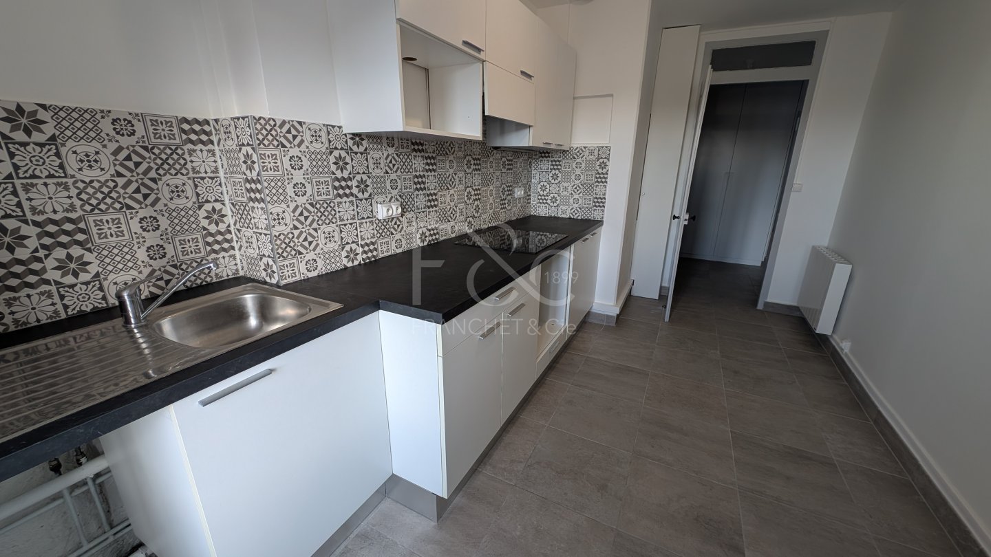 APPARTEMENT T3 A LOUER - LYON 3EME ARRONDISSEMENT - 69.09 m2 - 1�038,35�&euro; charges comprises par mois