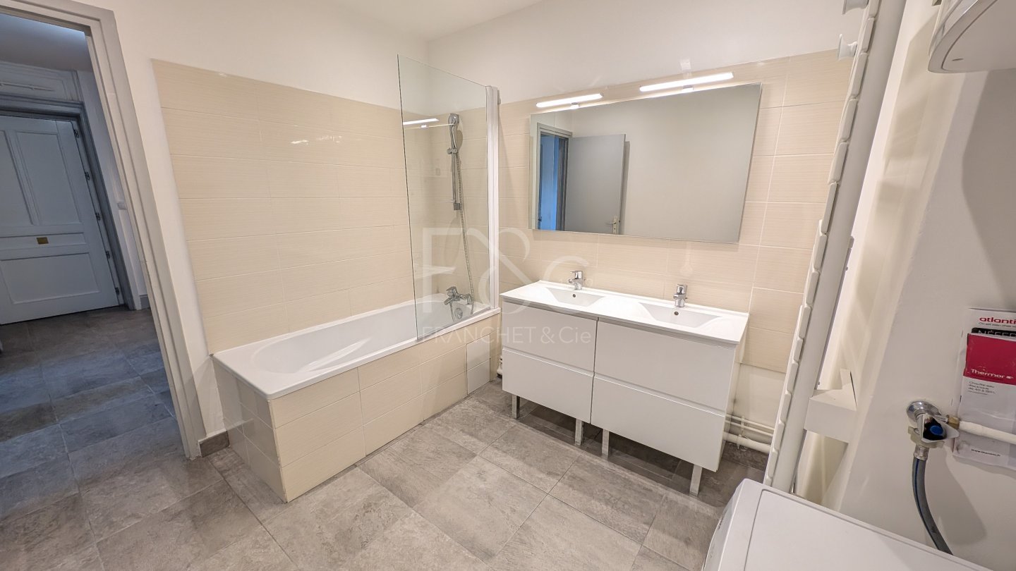 APPARTEMENT T3 A LOUER - LYON 3EME ARRONDISSEMENT - 69.09 m2 - 1�038,35�&euro; charges comprises par mois