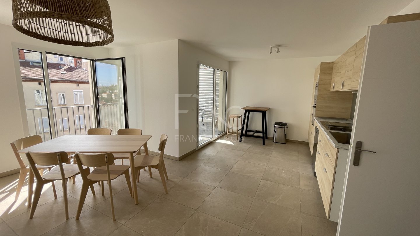 APPARTEMENT T3 A LOUER - LYON 4EME ARRONDISSEMENT - 68.38 m2 - 1495€ charges comprises par mois