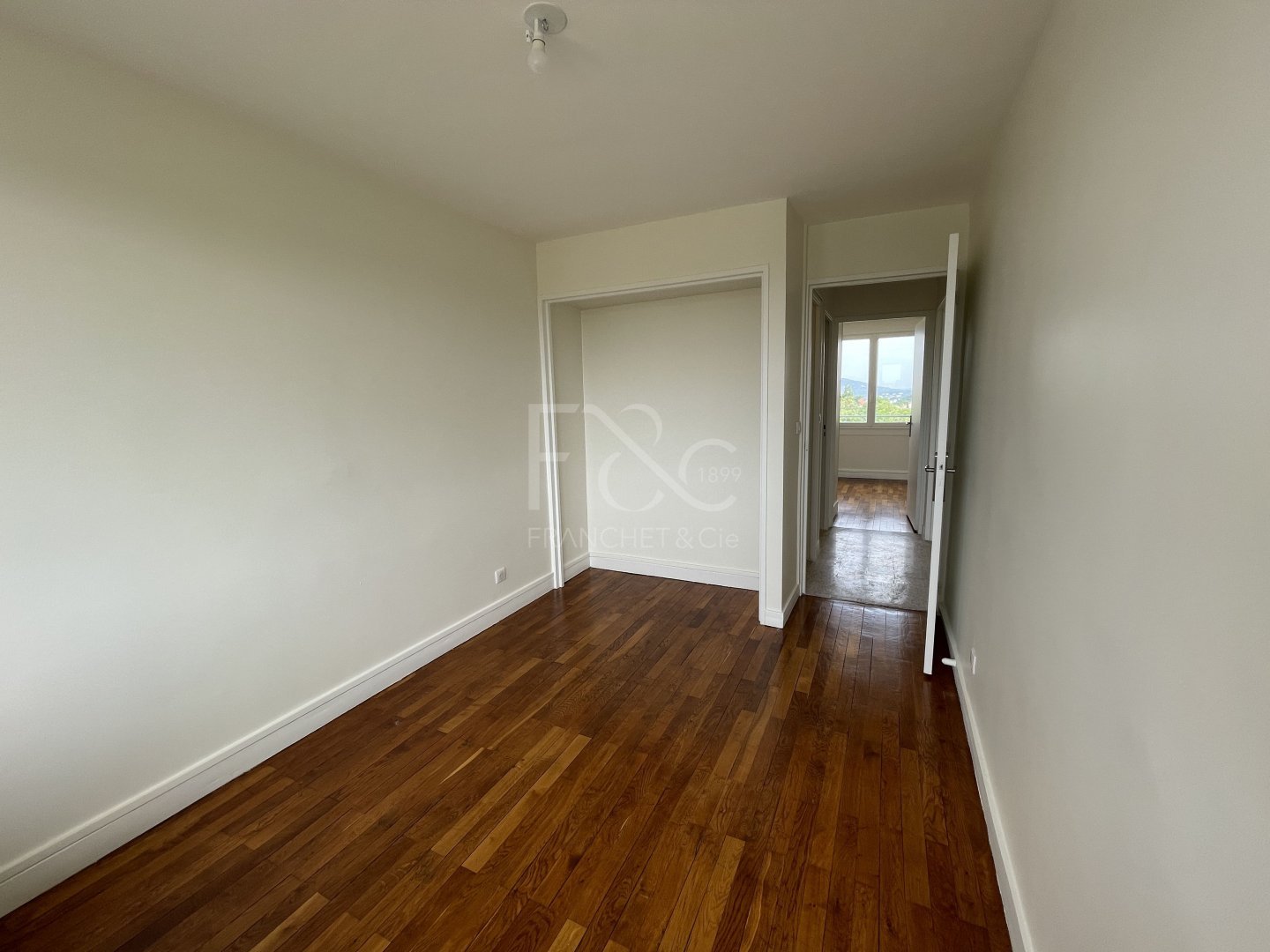 APPARTEMENT T3 A LOUER - LYON 5EME ARRONDISSEMENT - 57.43 m2 - 879 &euro; charges comprises par mois