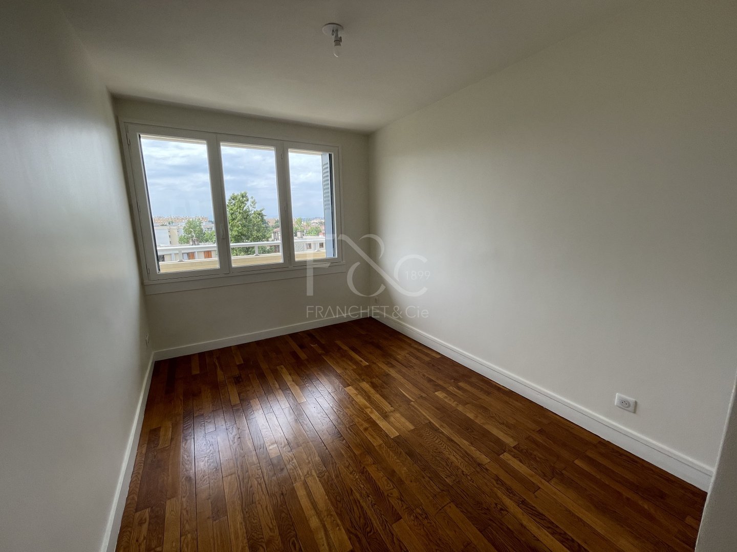 APPARTEMENT T3 A LOUER - LYON 5EME ARRONDISSEMENT - 57.43 m2 - 879 &euro; charges comprises par mois