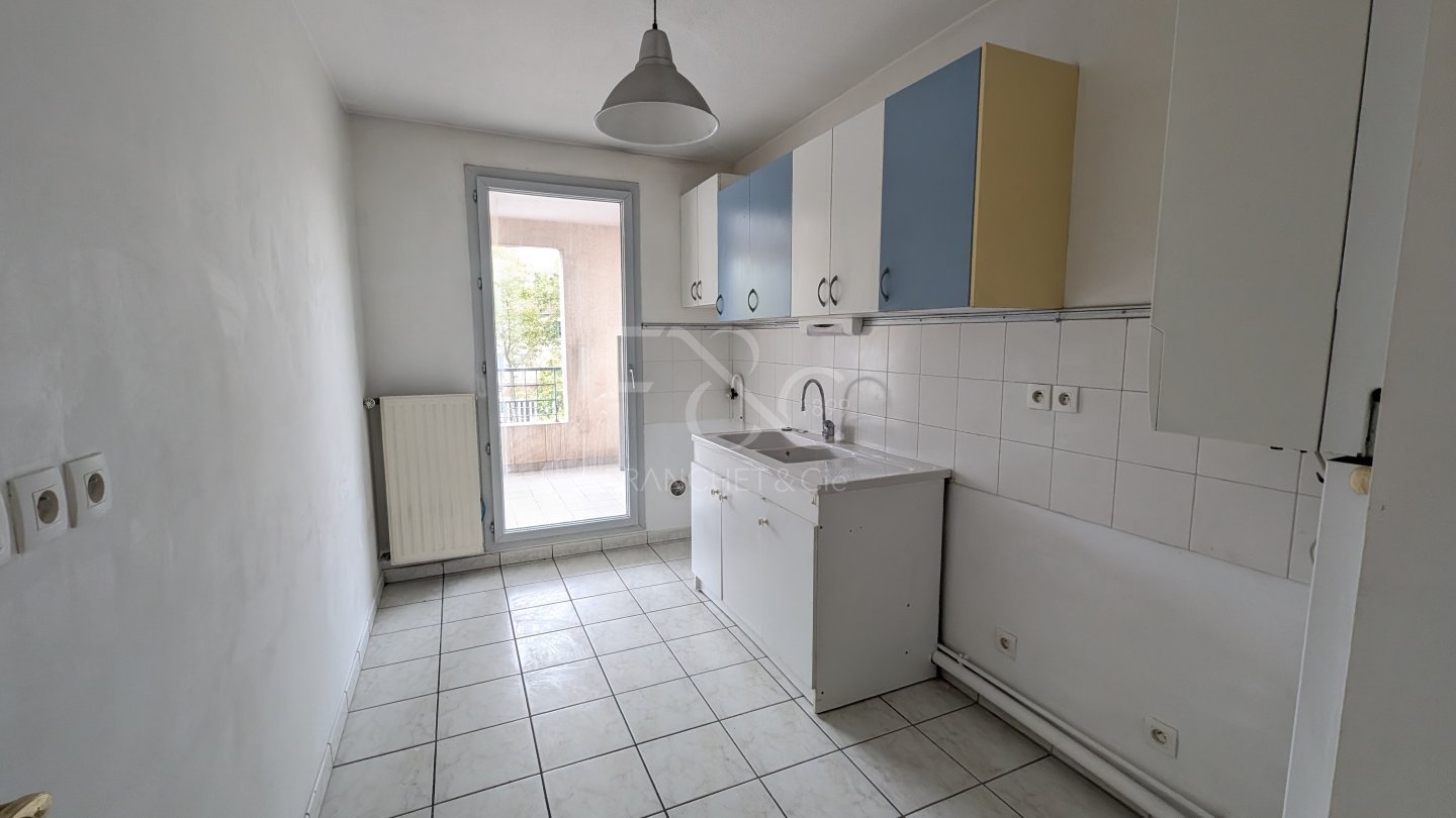 APPARTEMENT T3 A LOUER - LYON 5EME ARRONDISSEMENT - 69.89 m2 - 1 075 &euro; charges comprises par mois