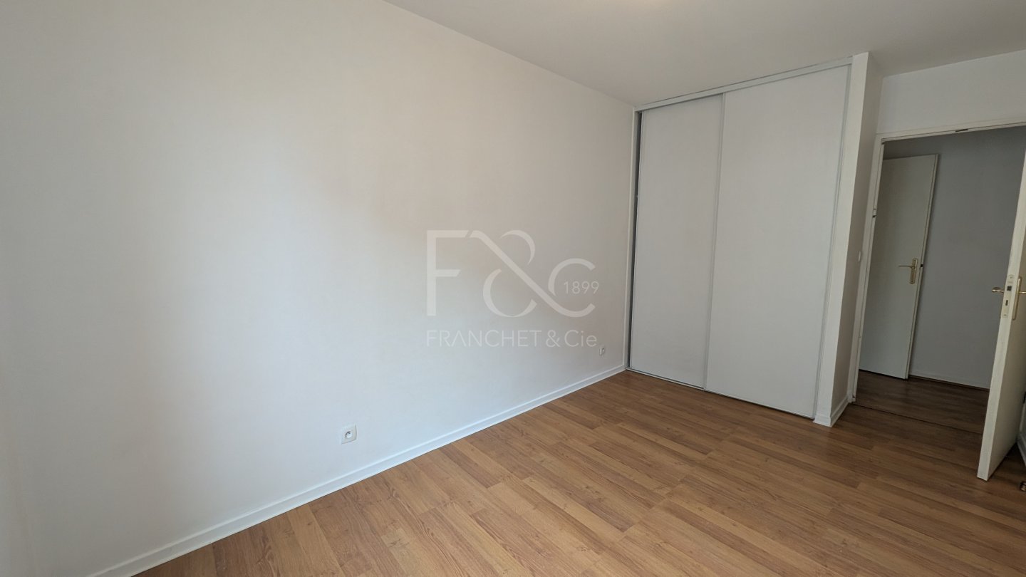APPARTEMENT T3 A LOUER - LYON 5EME ARRONDISSEMENT - 69.89 m2 - 1 075 &euro; charges comprises par mois
