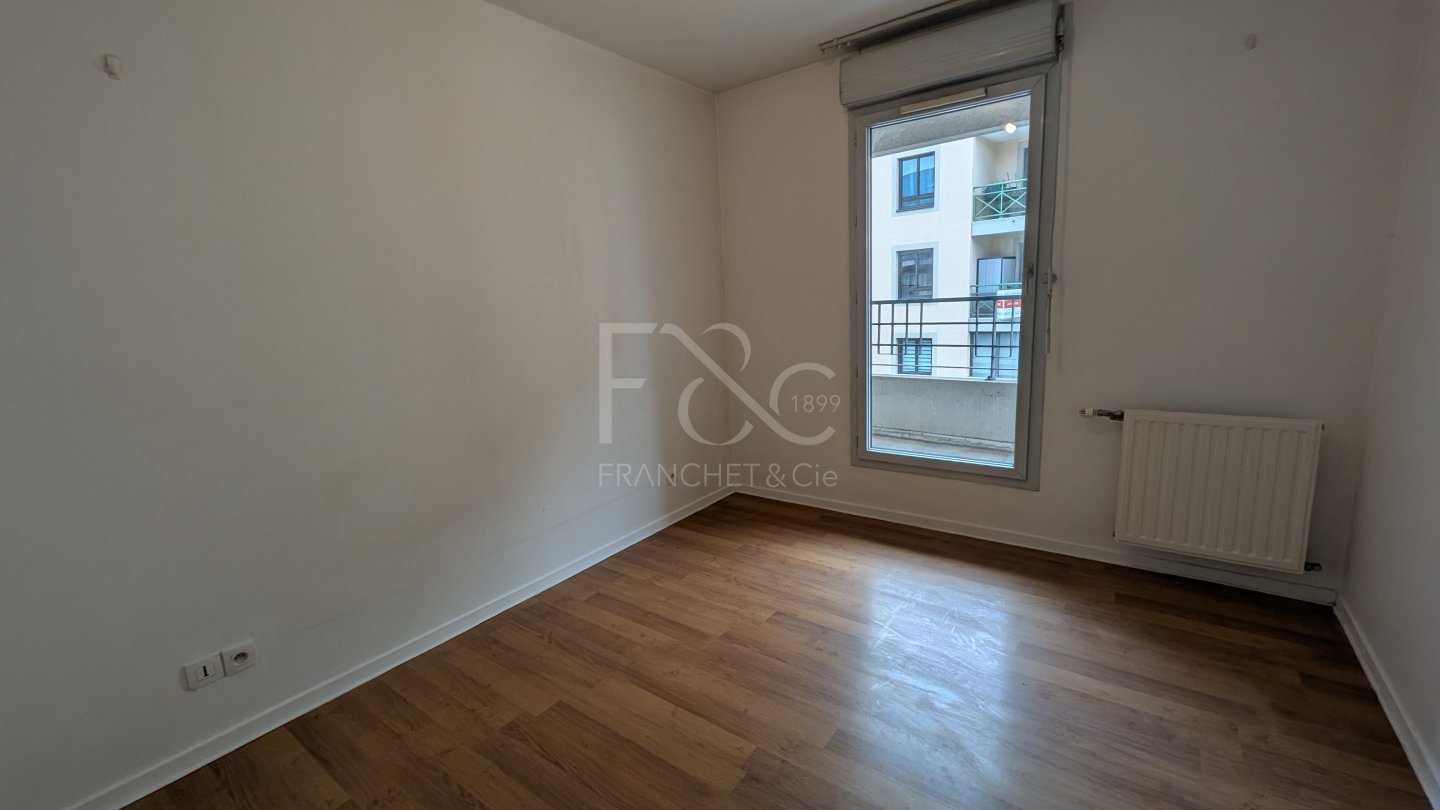 APPARTEMENT T3 A LOUER - LYON 5EME ARRONDISSEMENT - 69.89 m2 - 1 075 &euro; charges comprises par mois