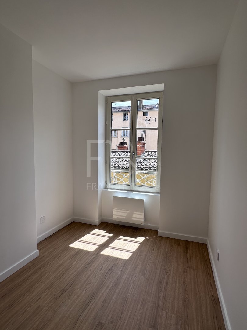 APPARTEMENT T3 A LOUER - LYON 5EME ARRONDISSEMENT - 60.61 m2 - 1 095 &euro; charges comprises par mois