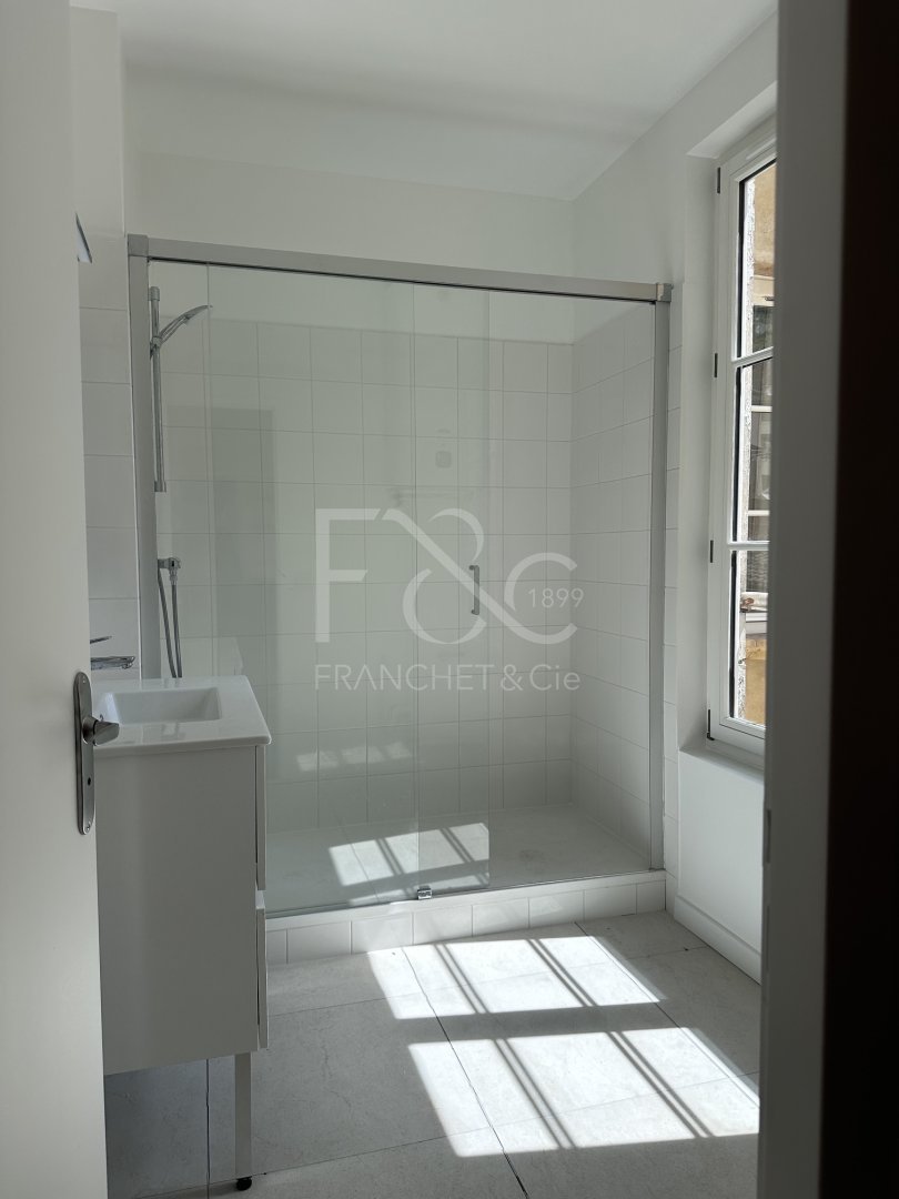 APPARTEMENT T3 A LOUER - LYON 5EME ARRONDISSEMENT - 60.61 m2 - 1 095 &euro; charges comprises par mois