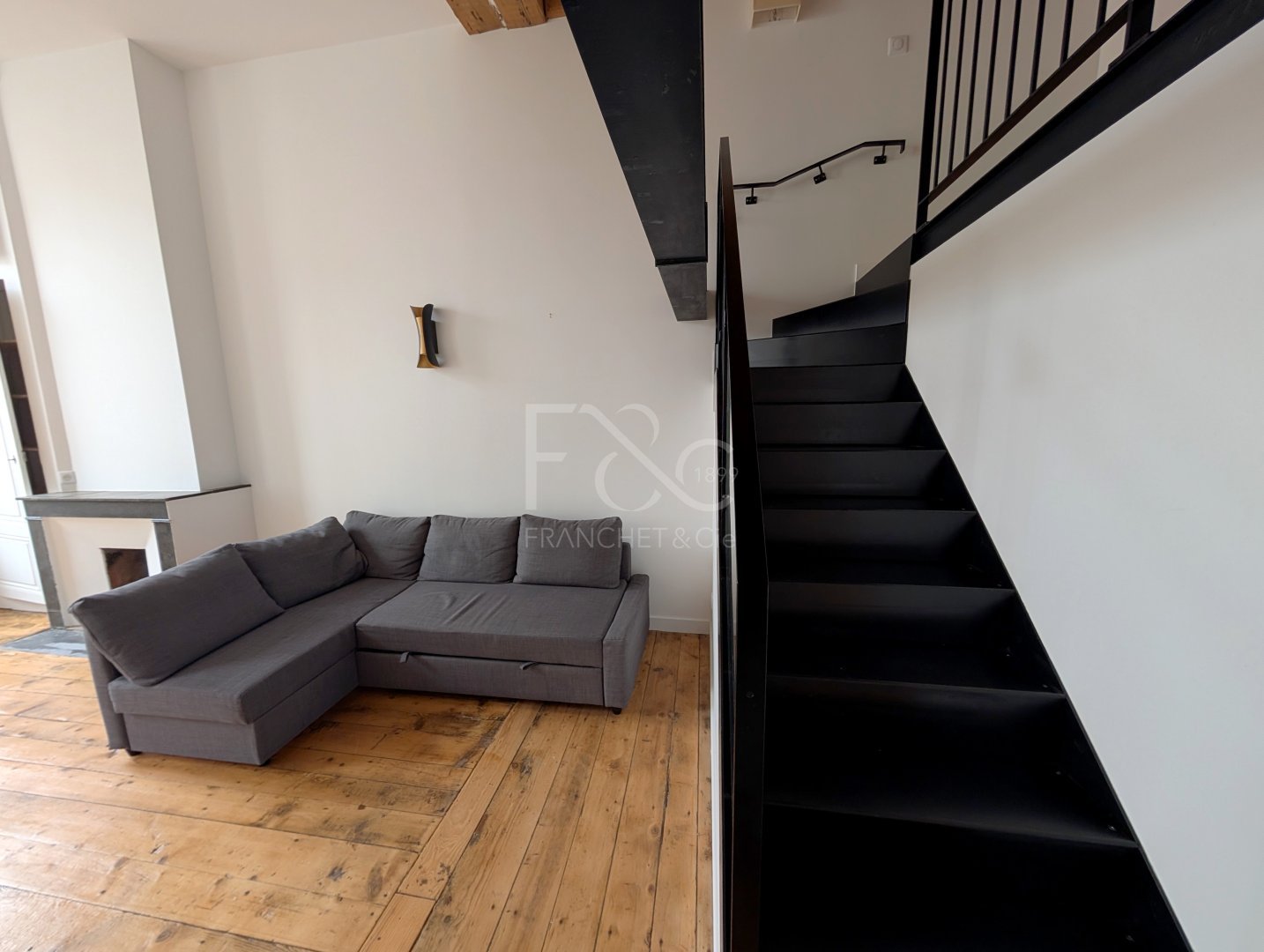APPARTEMENT T3 A LOUER - LYON 6EME ARRONDISSEMENT - 59.54 m2 - 1 680 &euro; charges comprises par mois