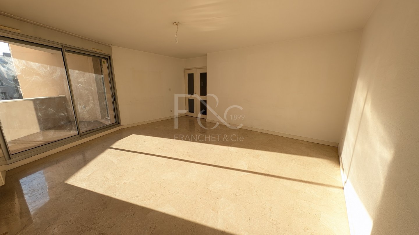 APPARTEMENT T3 A LOUER - LYON 6EME ARRONDISSEMENT - 72.41 m2 - 1100€ charges comprises par mois