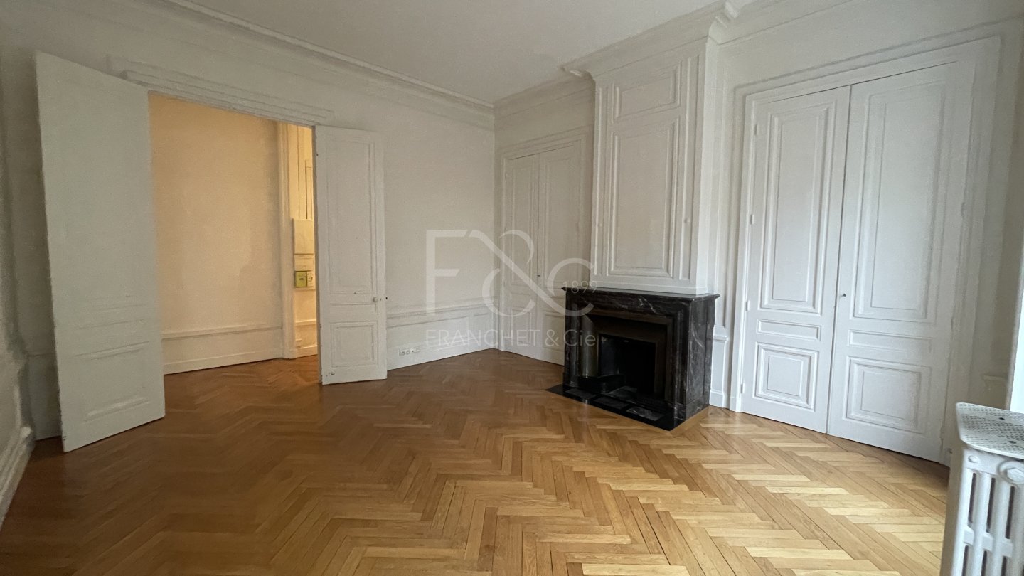APPARTEMENT T3 A LOUER - LYON 6EME ARRONDISSEMENT - 88.49 m2 - 1450€ charges comprises par mois