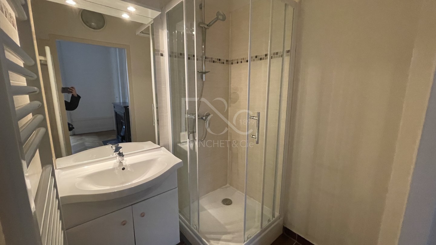 APPARTEMENT T3 A LOUER - LYON 6EME ARRONDISSEMENT - 88.49 m2 - 1450€ charges comprises par mois