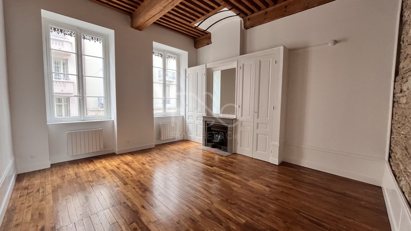 APPARTEMENT T3 A LOUER - LYON 6EME ARRONDISSEMENT - 58.47 m2 - 1180€ charges comprises par mois