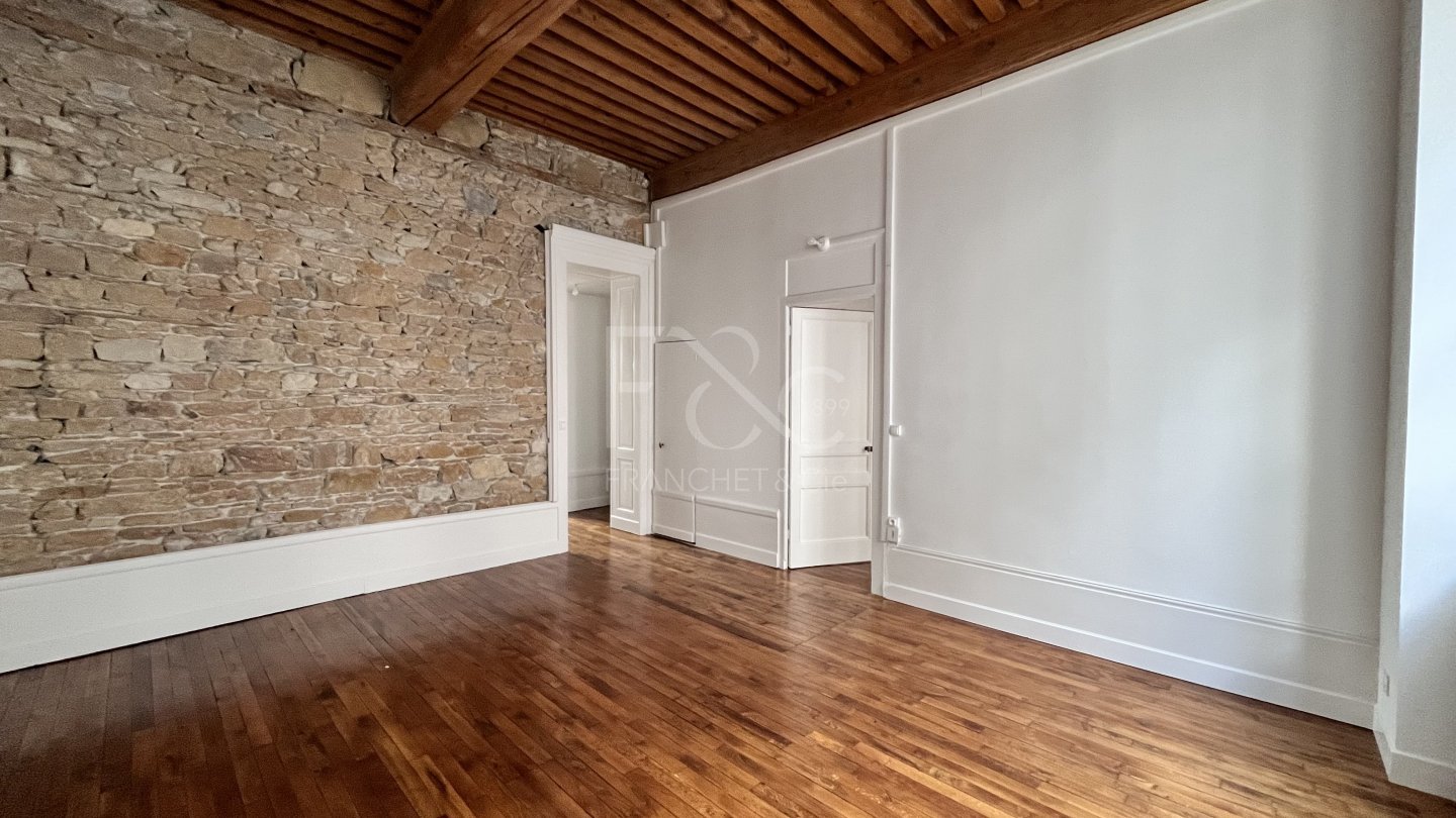 APPARTEMENT T3 A LOUER - LYON 6EME ARRONDISSEMENT - 58.47 m2 - 1180€ charges comprises par mois
