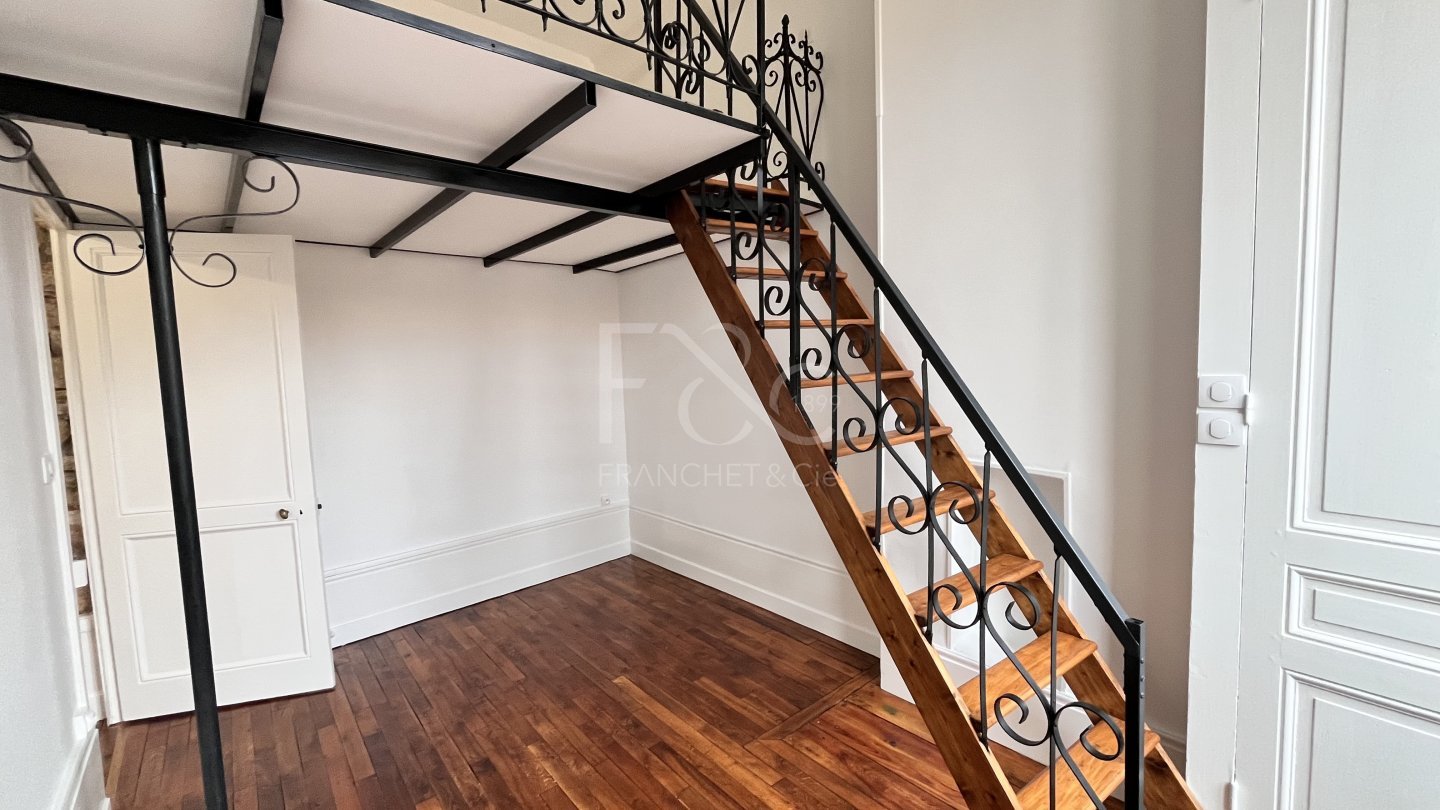 APPARTEMENT T3 A LOUER - LYON 6EME ARRONDISSEMENT - 58.47 m2 - 1180€ charges comprises par mois