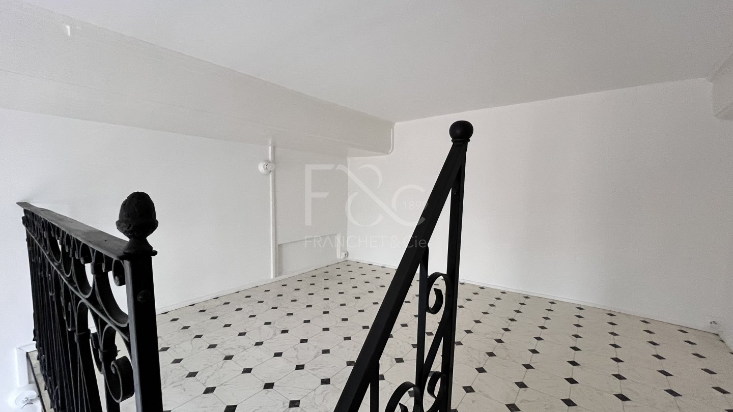 APPARTEMENT T3 A LOUER - LYON 6EME ARRONDISSEMENT - 58.47 m2 - 1180€ charges comprises par mois