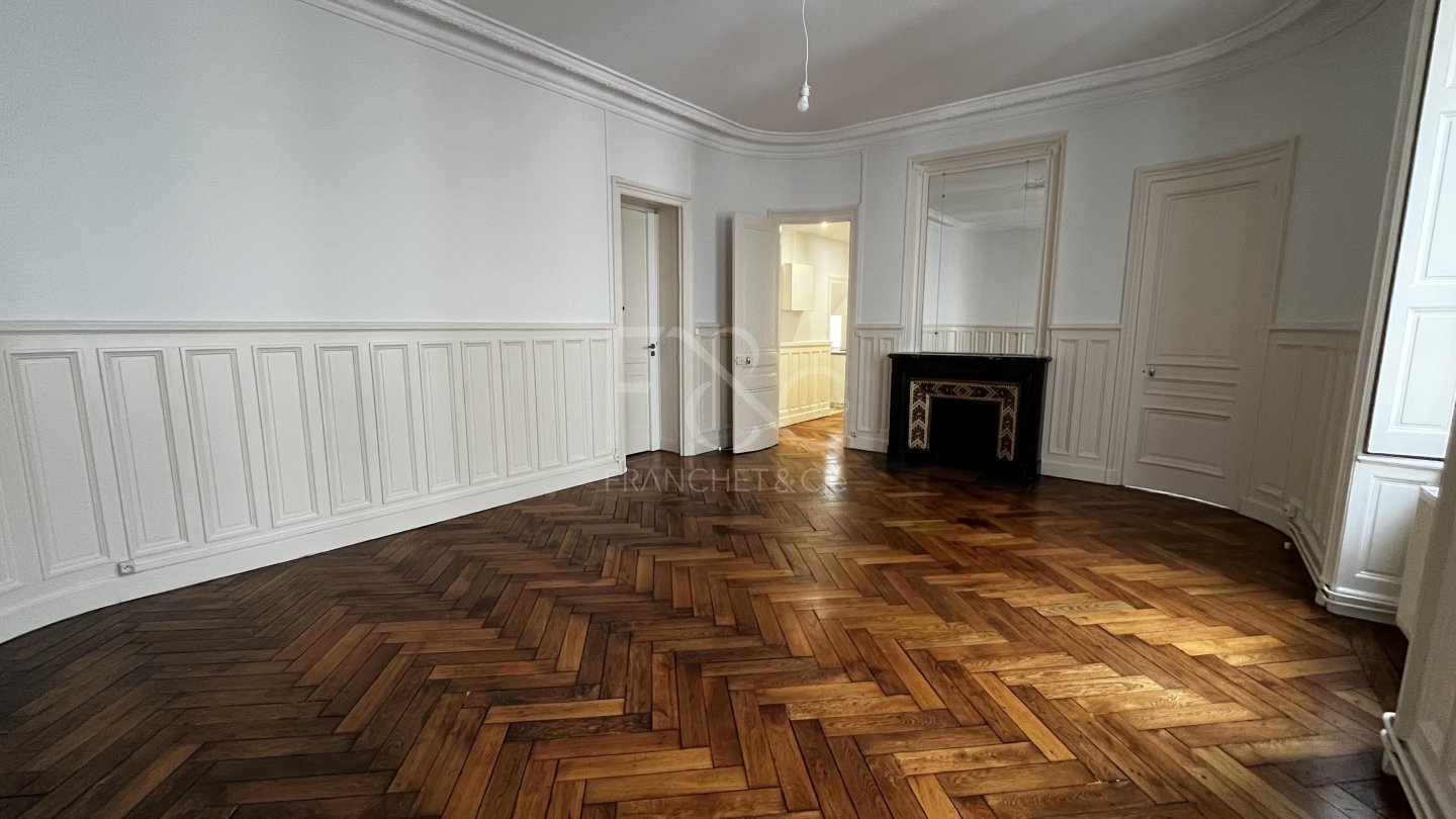 APPARTEMENT T3 A LOUER - LYON 6EME ARRONDISSEMENT - 72.85 m2 - 1�184�&euro; charges comprises par mois