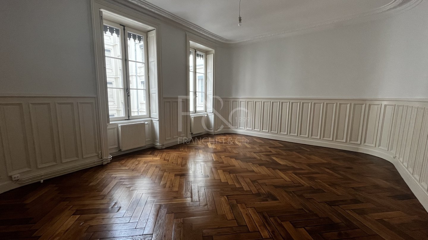 APPARTEMENT T3 A LOUER - LYON 6EME ARRONDISSEMENT - 72.85 m2 - 1�184�&euro; charges comprises par mois
