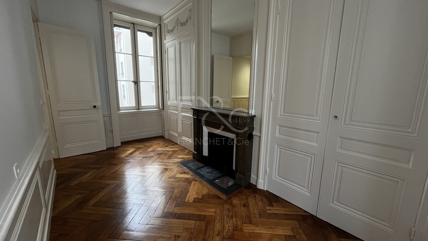 APPARTEMENT T3 A LOUER - LYON 6EME ARRONDISSEMENT - 72.85 m2 - 1�184�&euro; charges comprises par mois