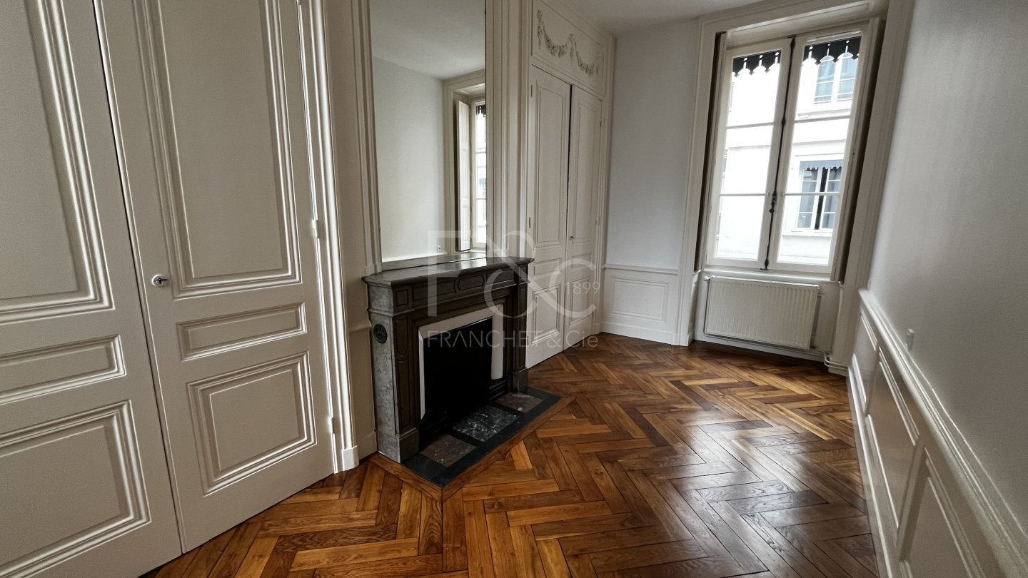 APPARTEMENT T3 A LOUER - LYON 6EME ARRONDISSEMENT - 72.85 m2 - 1�184�&euro; charges comprises par mois