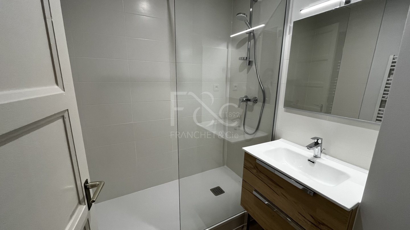 APPARTEMENT T3 A LOUER - LYON 6EME ARRONDISSEMENT - 72.85 m2 - 1�184�&euro; charges comprises par mois