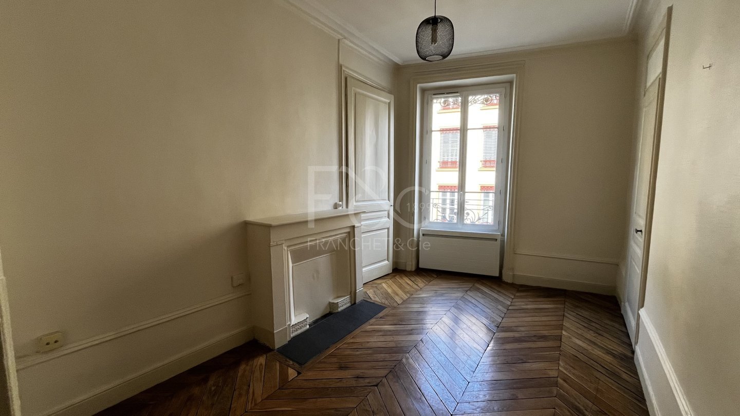 APPARTEMENT T3 A LOUER - LYON 7EME ARRONDISSEMENT - 57.87 m2 - 918�&euro; charges comprises par mois