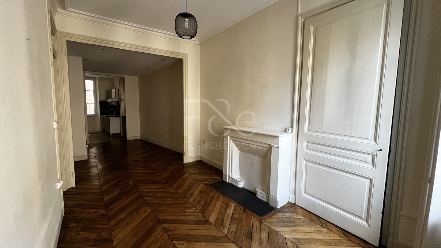 APPARTEMENT T3 A LOUER - LYON 7EME ARRONDISSEMENT - 57.87 m2 - 918�&euro; charges comprises par mois