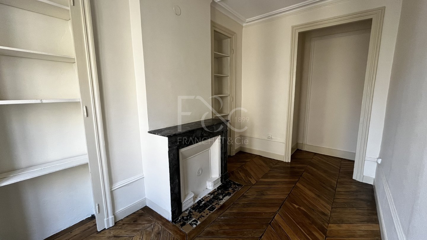 APPARTEMENT T3 A LOUER - LYON 7EME ARRONDISSEMENT - 57.87 m2 - 918�&euro; charges comprises par mois
