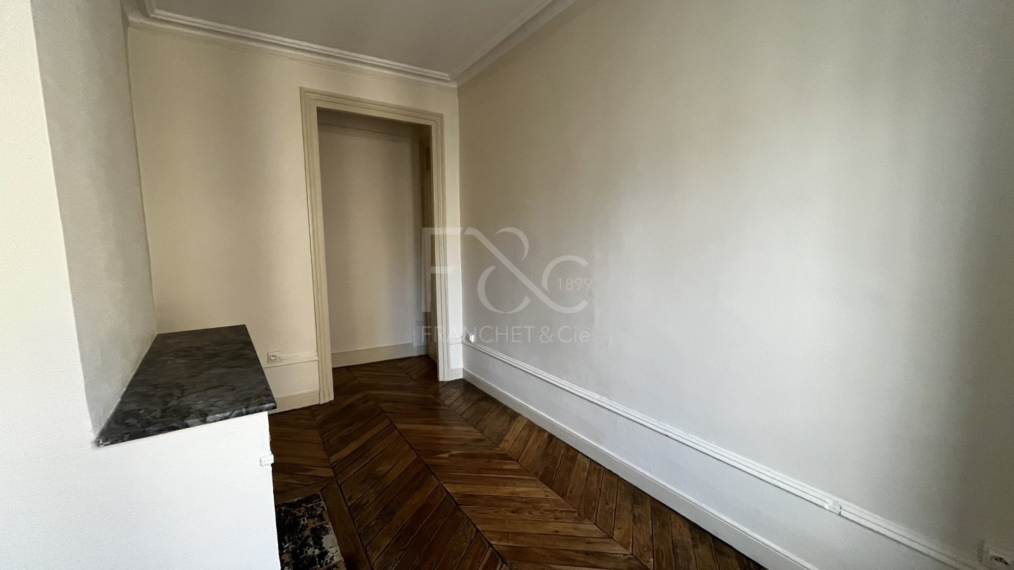 APPARTEMENT T3 A LOUER - LYON 7EME ARRONDISSEMENT - 57.87 m2 - 918�&euro; charges comprises par mois