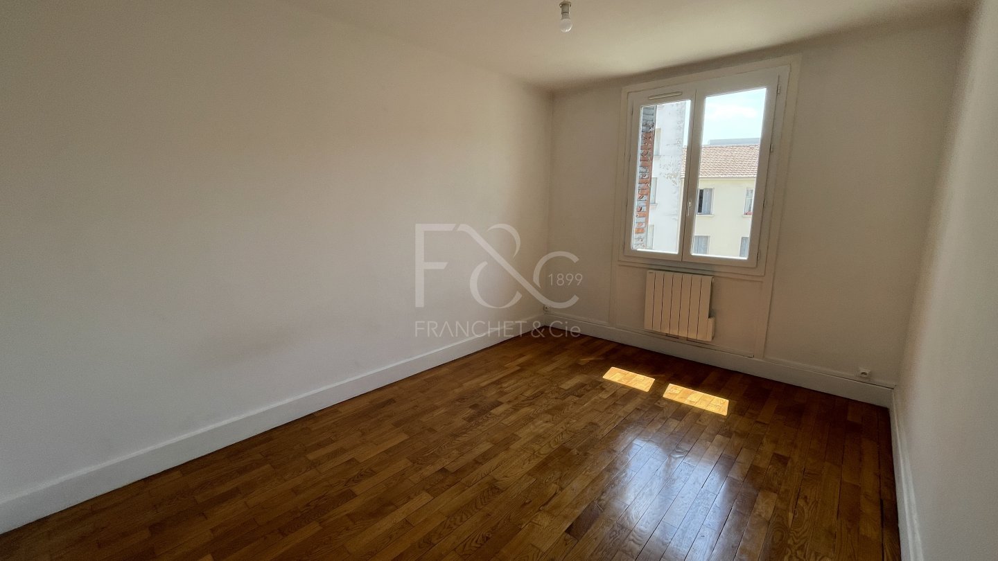 APPARTEMENT T3 A LOUER - LYON 7EME ARRONDISSEMENT - 57.97 m2 - 859 &euro; charges comprises par mois