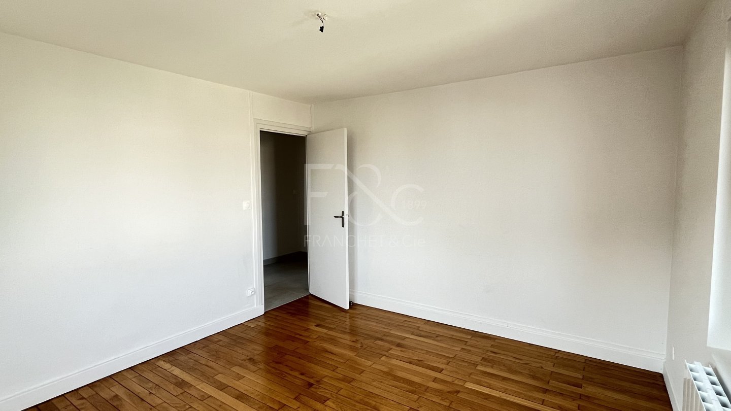 APPARTEMENT T3 A LOUER - LYON 7EME ARRONDISSEMENT - 51.23 m2 - 896 &euro; charges comprises par mois
