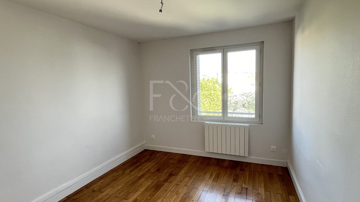 APPARTEMENT T3 A LOUER - LYON 7EME ARRONDISSEMENT - 51.23 m2 - 896 &euro; charges comprises par mois