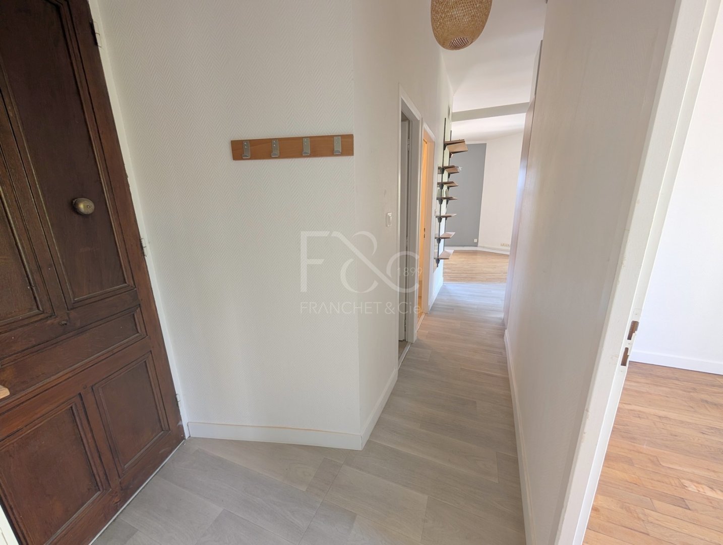 APPARTEMENT T3 A LOUER - LYON 7EME ARRONDISSEMENT - 50.59 m2 - 835 &euro; charges comprises par mois