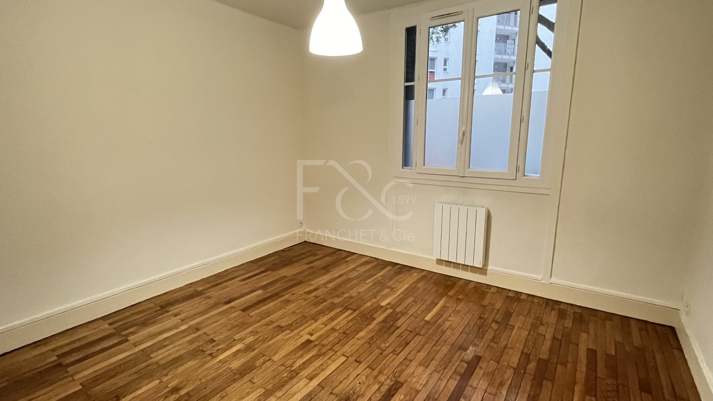 APPARTEMENT T3 A LOUER - LYON 7EME ARRONDISSEMENT - 54.5 m2 - 722 &euro; charges comprises par mois