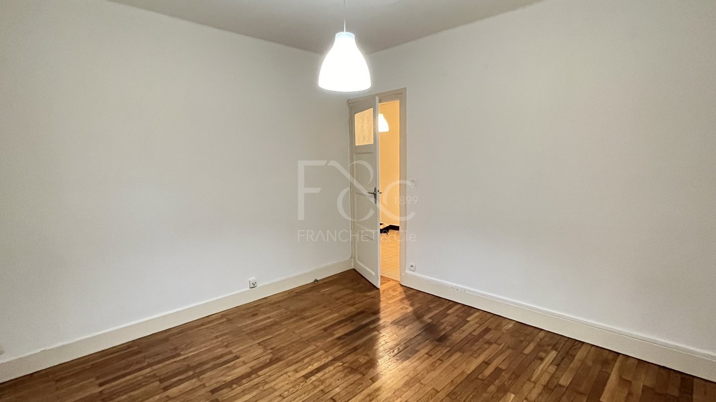 APPARTEMENT T3 A LOUER - LYON 7EME ARRONDISSEMENT - 54.5 m2 - 722 &euro; charges comprises par mois