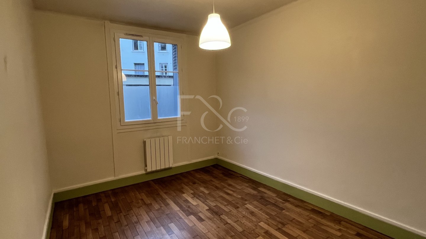 APPARTEMENT T3 A LOUER - LYON 7EME ARRONDISSEMENT - 54.5 m2 - 722 &euro; charges comprises par mois